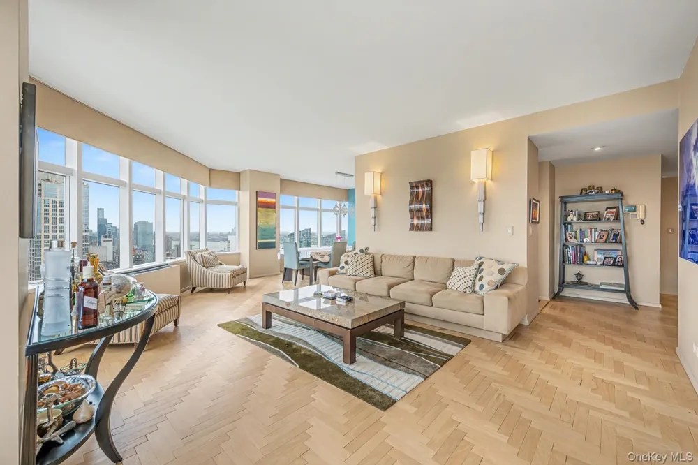 160 W 66th Street #49D New York (Manhattan), NY 10023