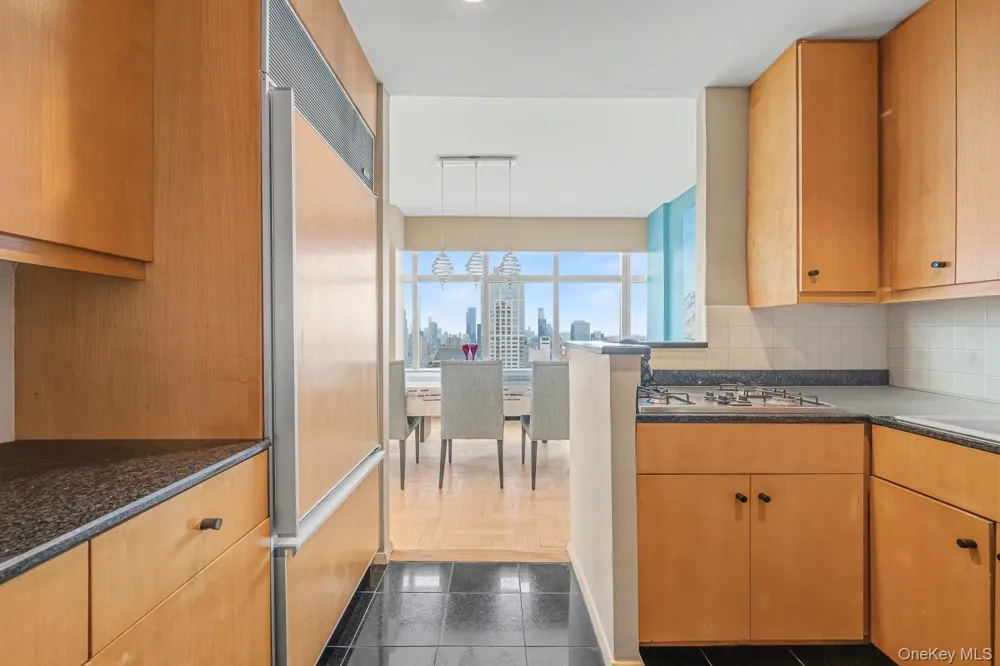 160 W 66th Street #49D New York (Manhattan), NY 10023