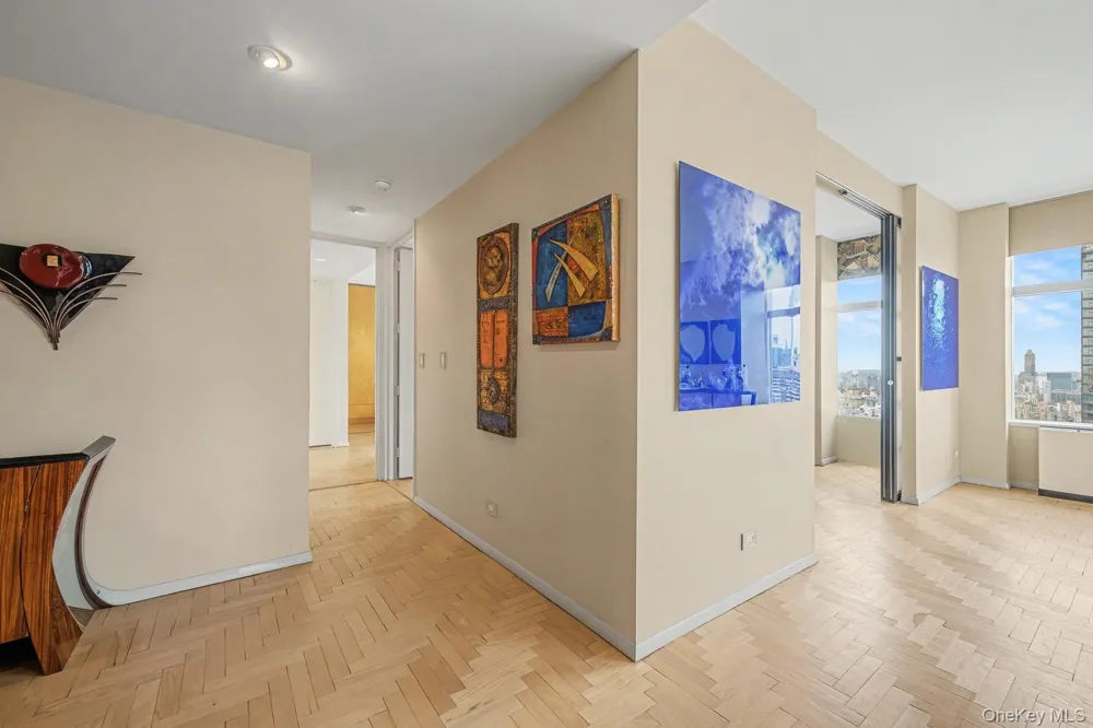 160 W 66th Street #49D New York (Manhattan), NY 10023