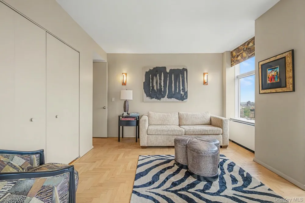 160 W 66th Street #49D New York (Manhattan), NY 10023