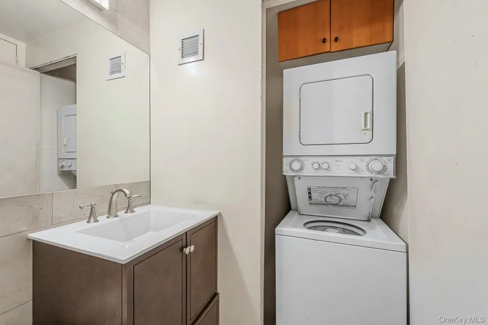 160 W 66th Street #49D New York (Manhattan), NY 10023