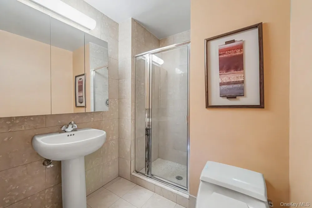 160 W 66th Street #49D New York (Manhattan), NY 10023