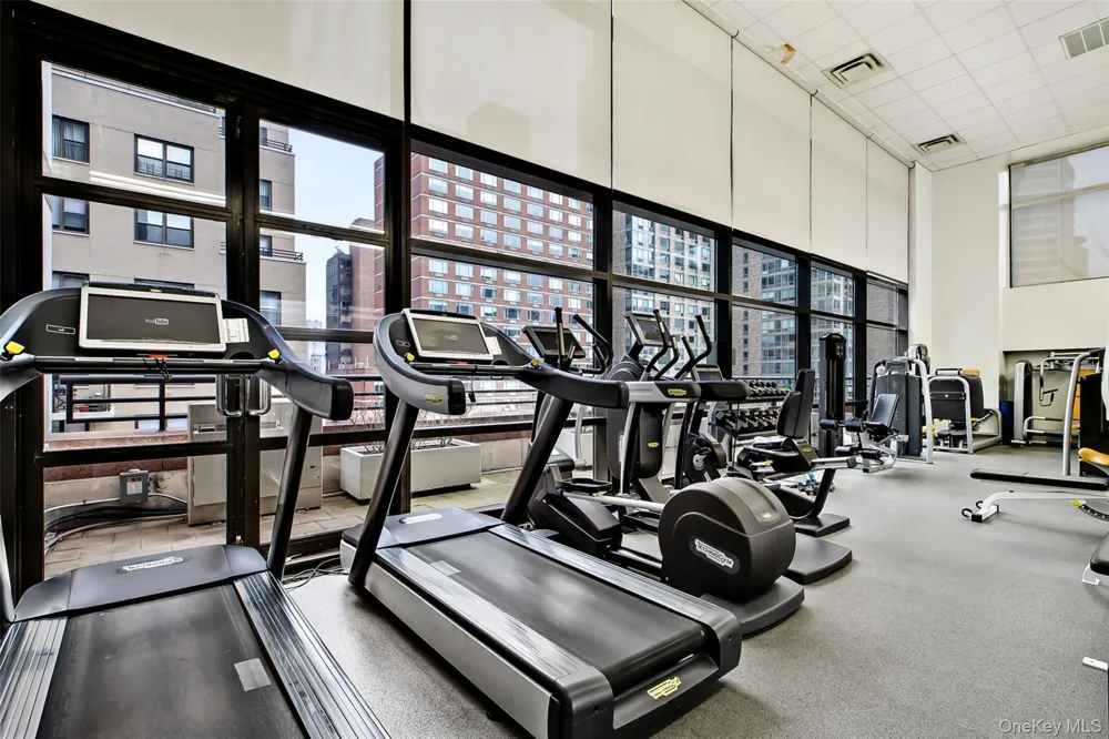 160 W 66th Street #49D New York (Manhattan), NY 10023