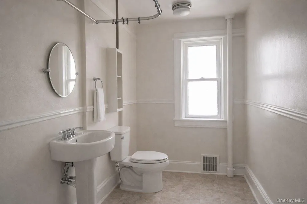 605 41st Street #E Brooklyn, NY 11232