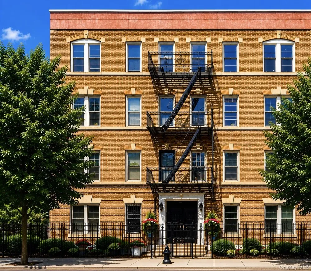 605 41st Street #E Brooklyn, NY 11232