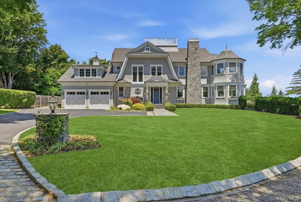 7 Preston Lane East Setauket, NY 11733