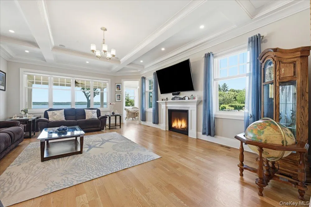 7 Preston Lane East Setauket, NY 11733