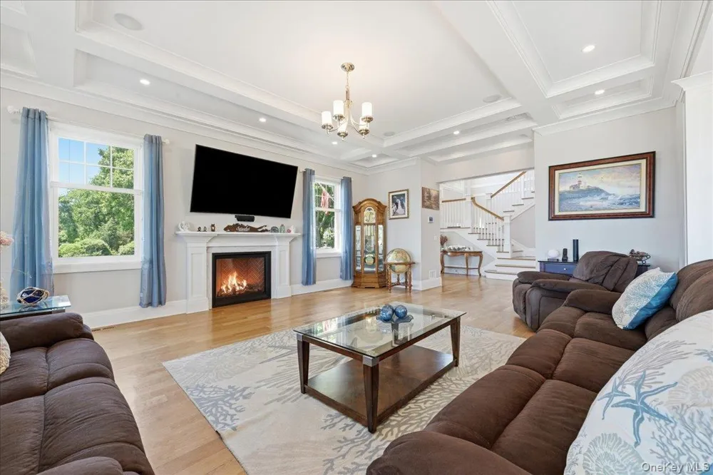 7 Preston Lane East Setauket, NY 11733