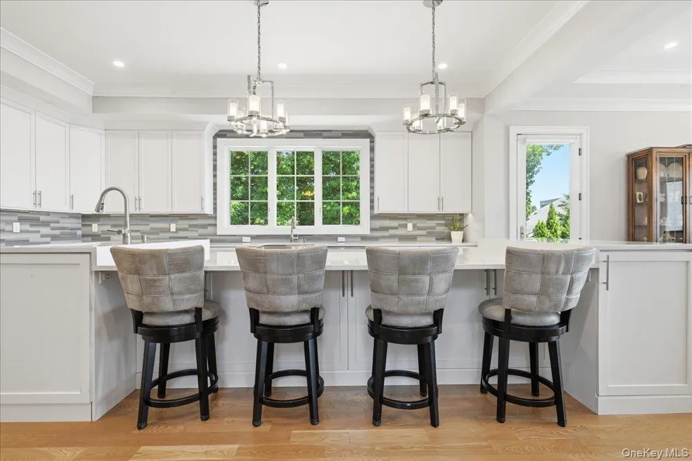 7 Preston Lane East Setauket, NY 11733