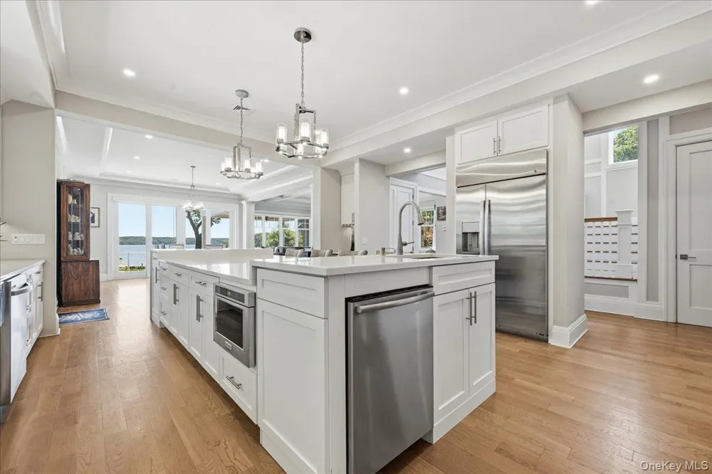 7 Preston Lane East Setauket, NY 11733
