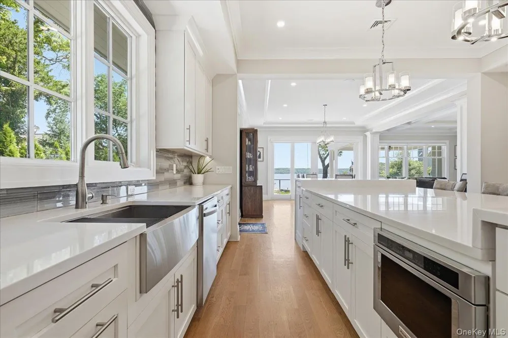 7 Preston Lane East Setauket, NY 11733