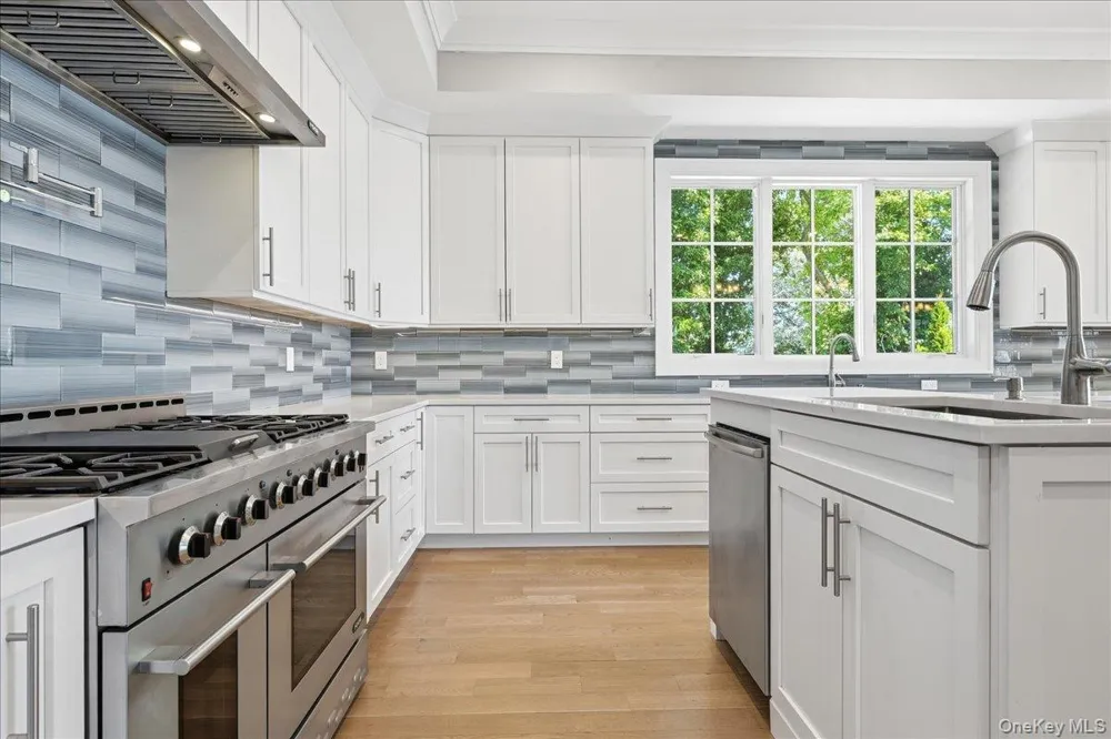 7 Preston Lane East Setauket, NY 11733