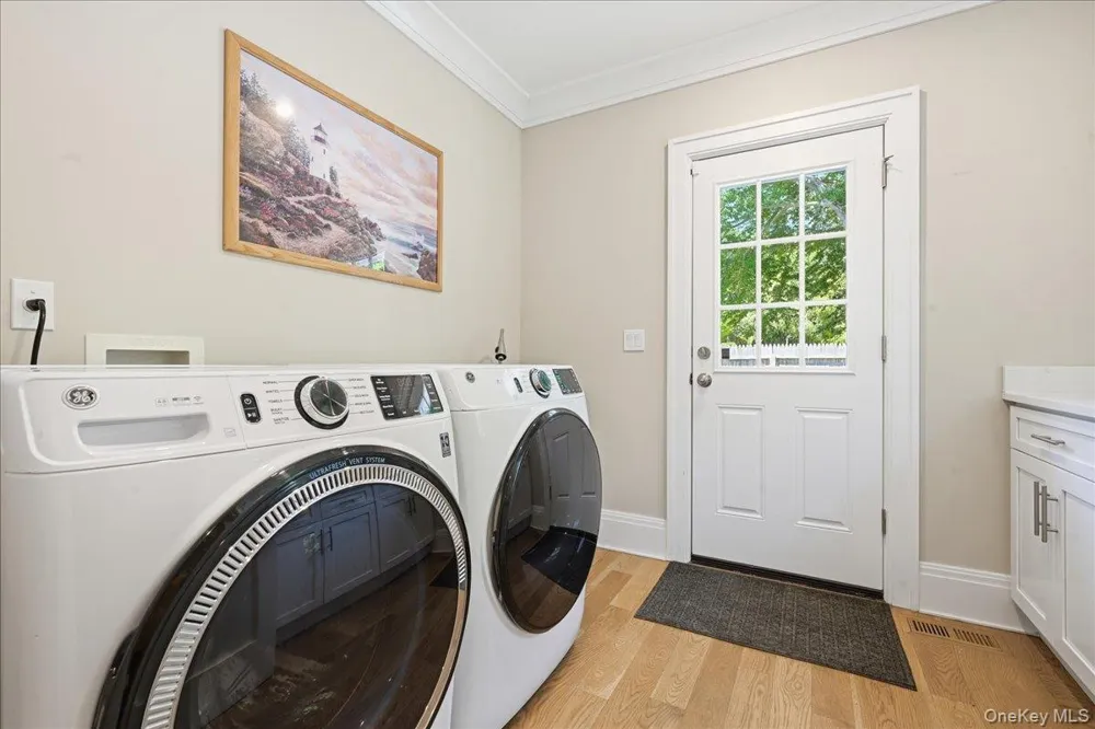 7 Preston Lane East Setauket, NY 11733