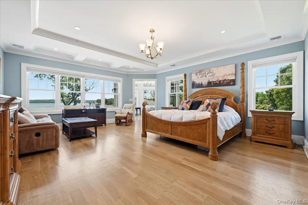 7 Preston Lane East Setauket, NY 11733