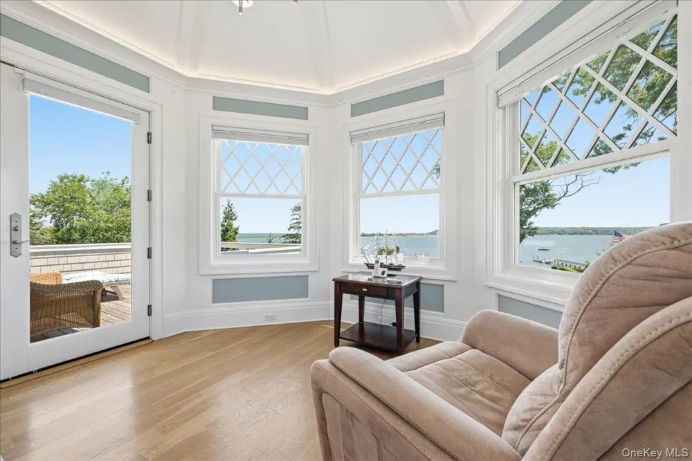 7 Preston Lane East Setauket, NY 11733