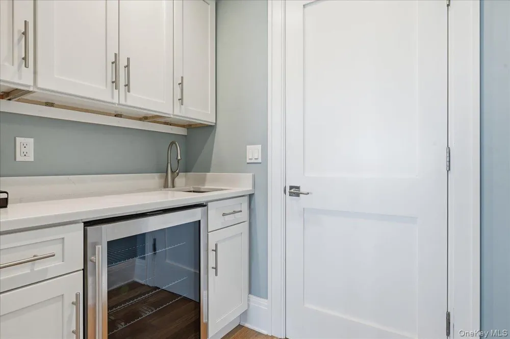 7 Preston Lane East Setauket, NY 11733