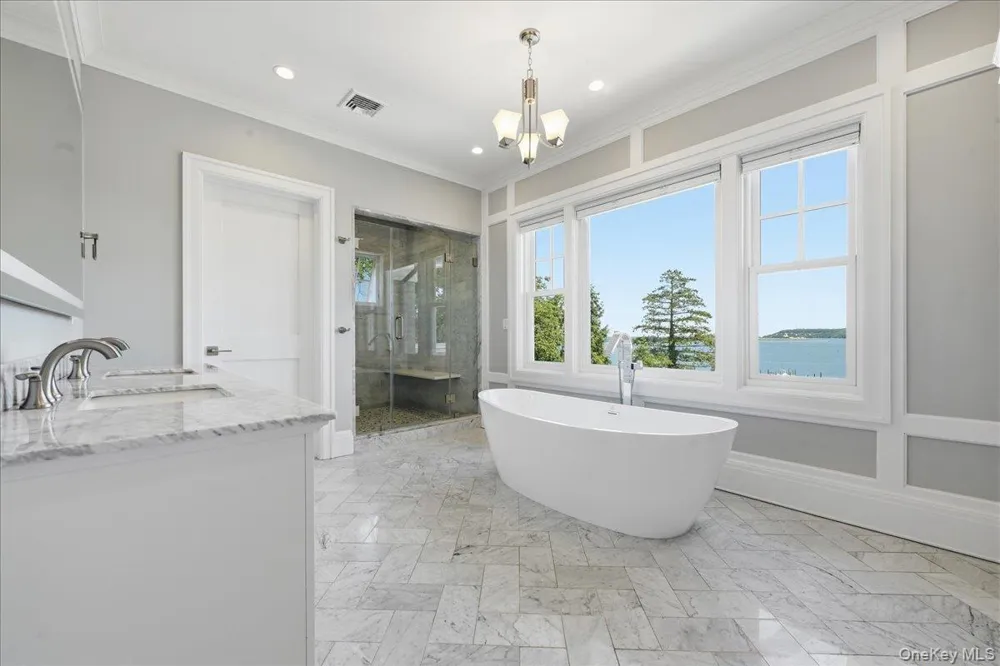7 Preston Lane East Setauket, NY 11733