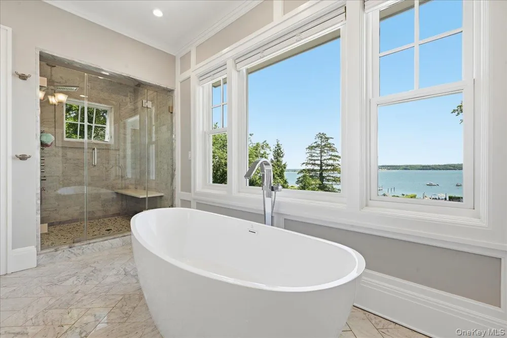 7 Preston Lane East Setauket, NY 11733