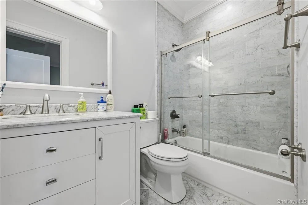 7 Preston Lane East Setauket, NY 11733