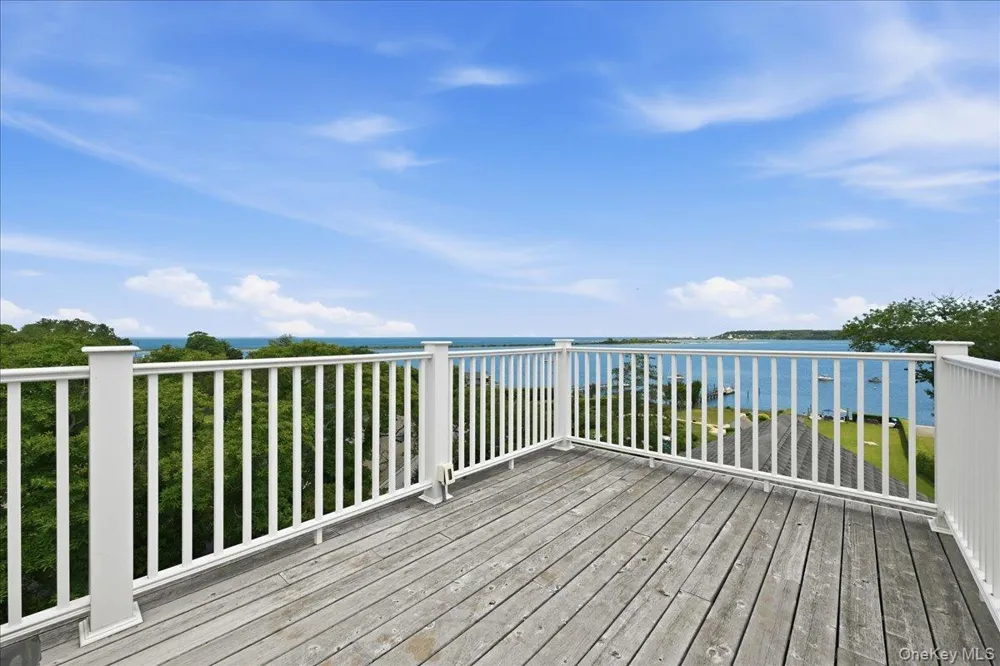 7 Preston Lane East Setauket, NY 11733