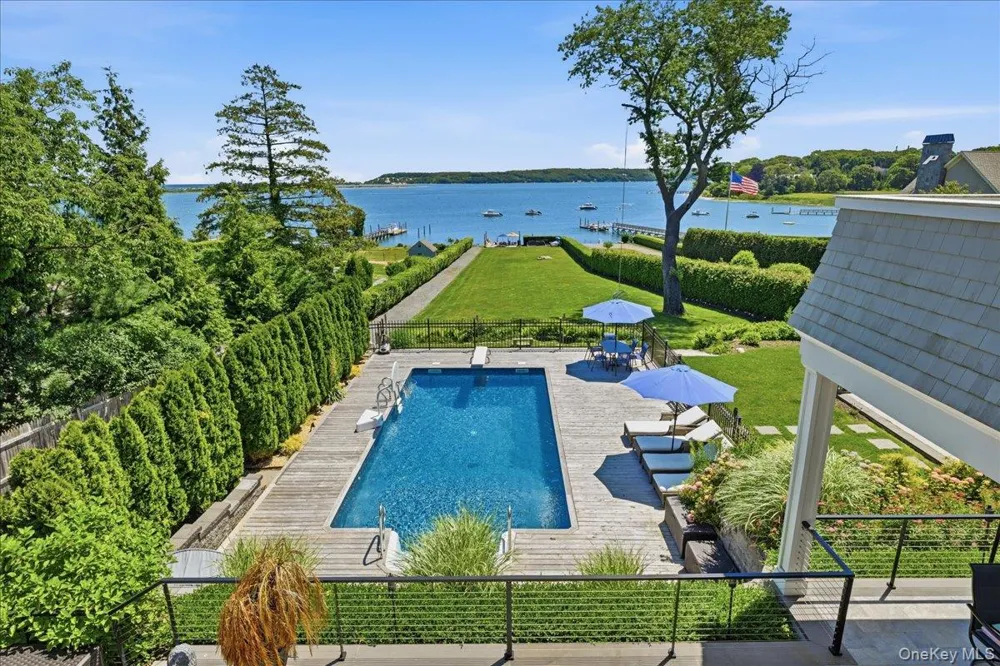 7 Preston Lane East Setauket, NY 11733