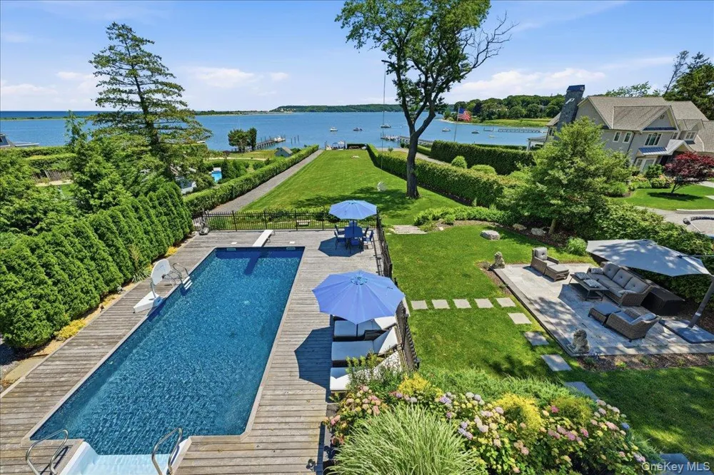 7 Preston Lane East Setauket, NY 11733