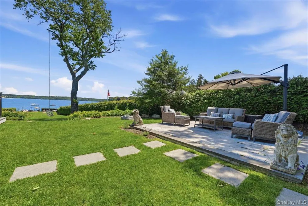 7 Preston Lane East Setauket, NY 11733