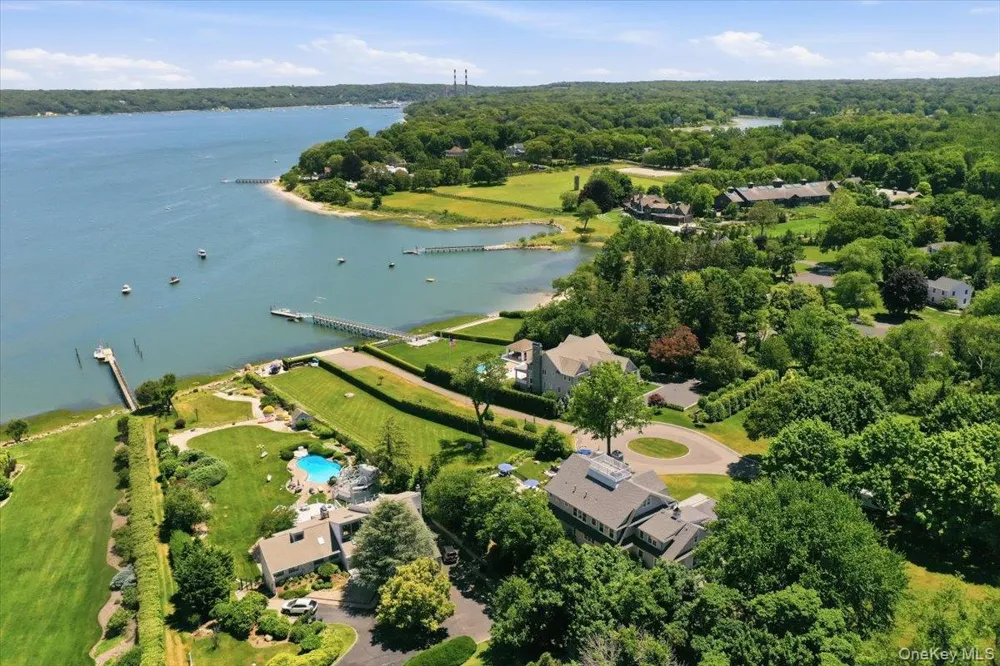 7 Preston Lane East Setauket, NY 11733