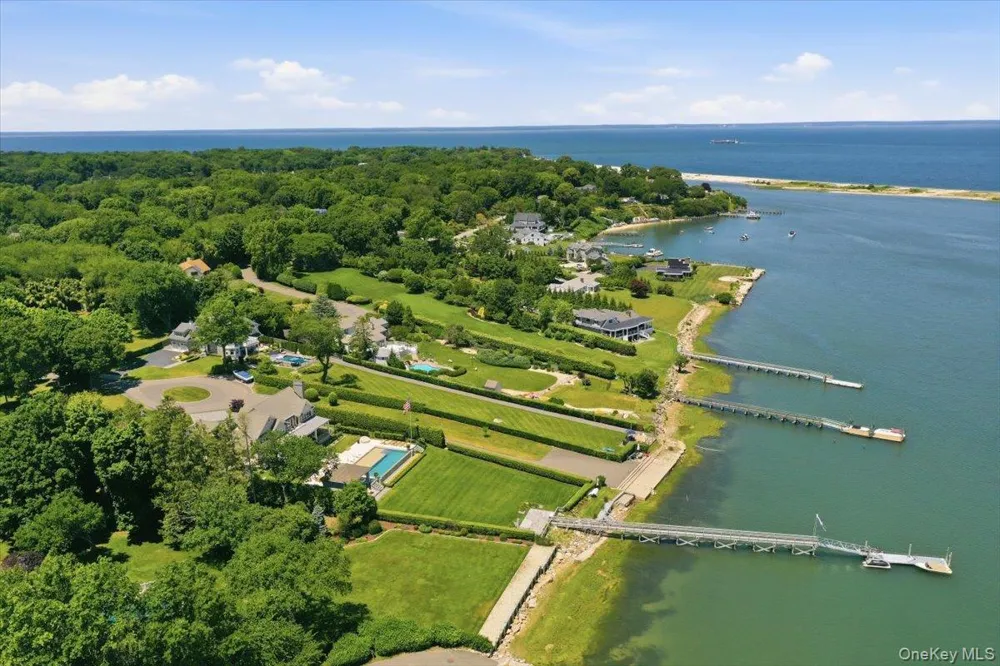 7 Preston Lane East Setauket, NY 11733