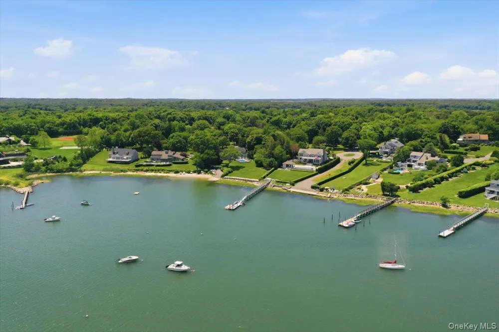 7 Preston Lane East Setauket, NY 11733