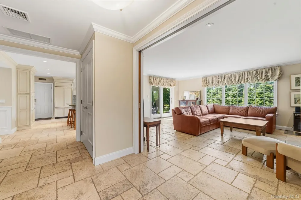185 Old Wilmot Road Scarsdale, NY 10583