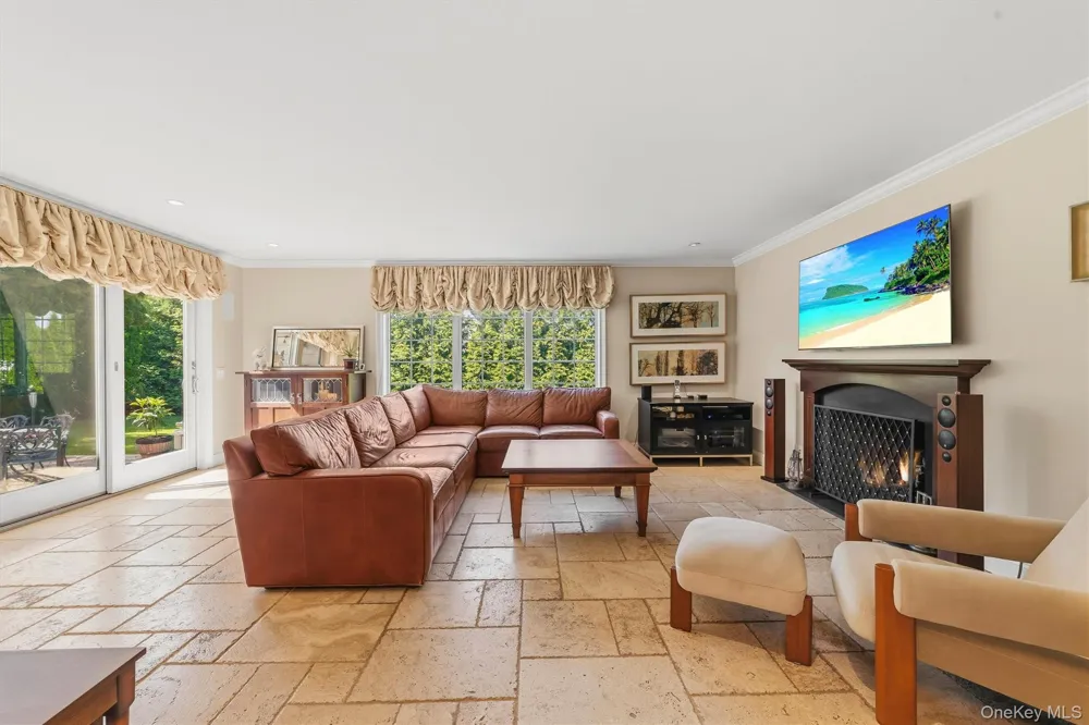 185 Old Wilmot Road Scarsdale, NY 10583