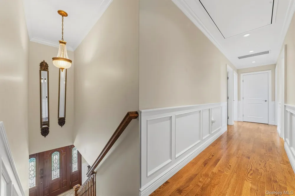 185 Old Wilmot Road Scarsdale, NY 10583