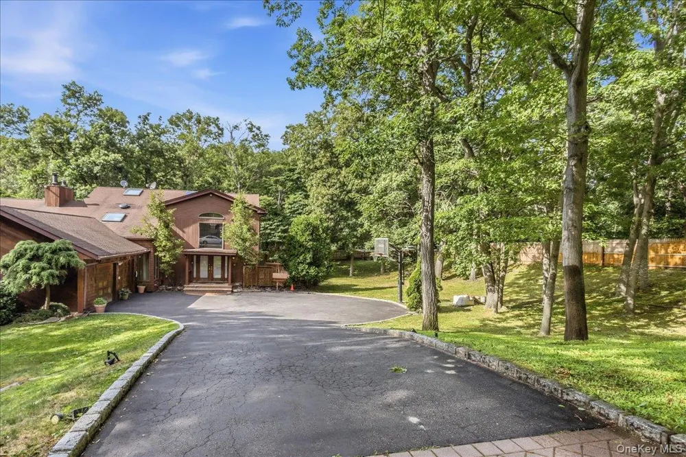 1 Brothers Court Dix Hills, NY 11746