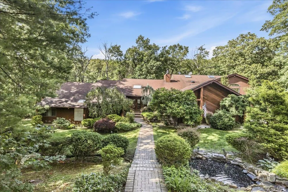 1 Brothers Court Dix Hills, NY 11746