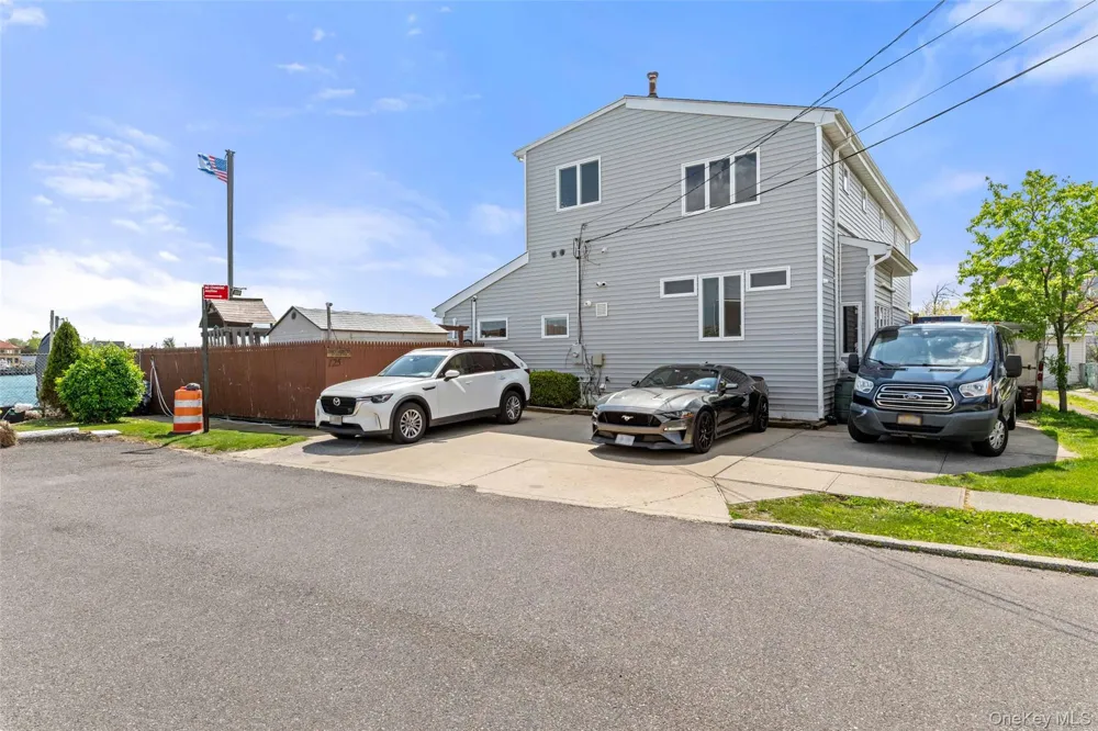 125 Beach 3rd Street Far Rockaway, NY 11691