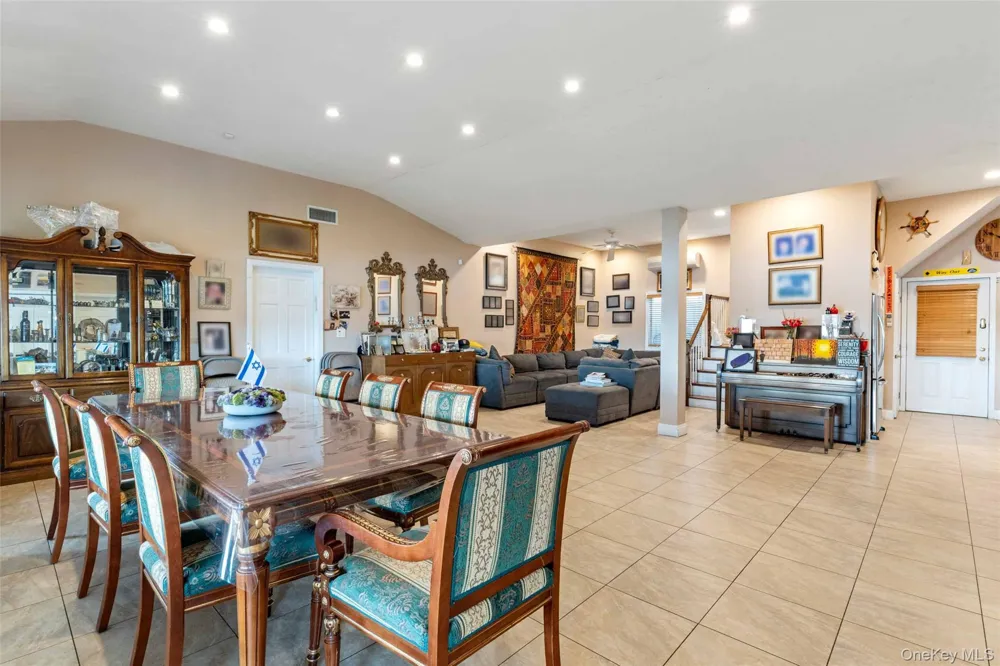 125 Beach 3rd Street Far Rockaway, NY 11691