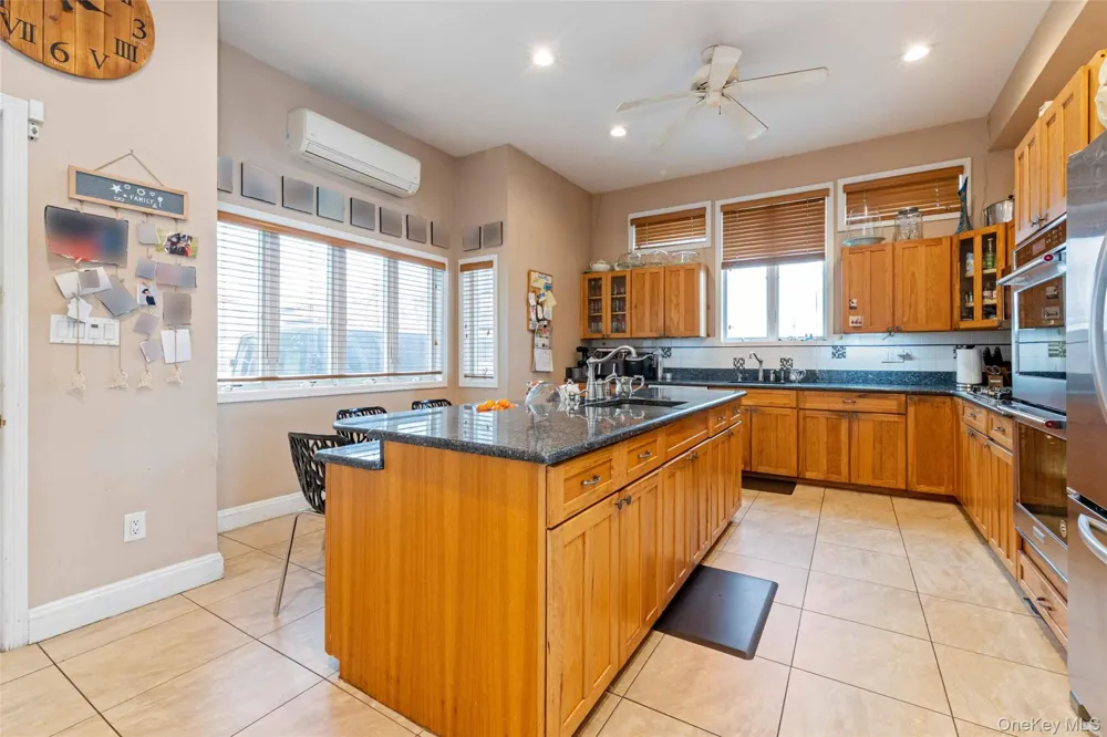 125 Beach 3rd Street Far Rockaway, NY 11691