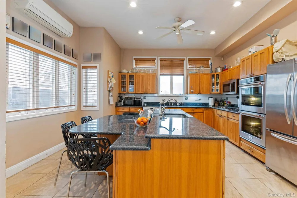 125 Beach 3rd Street Far Rockaway, NY 11691