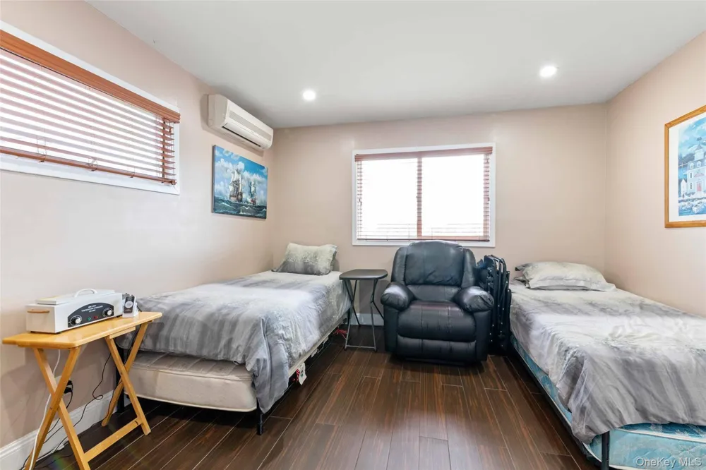 125 Beach 3rd Street Far Rockaway, NY 11691