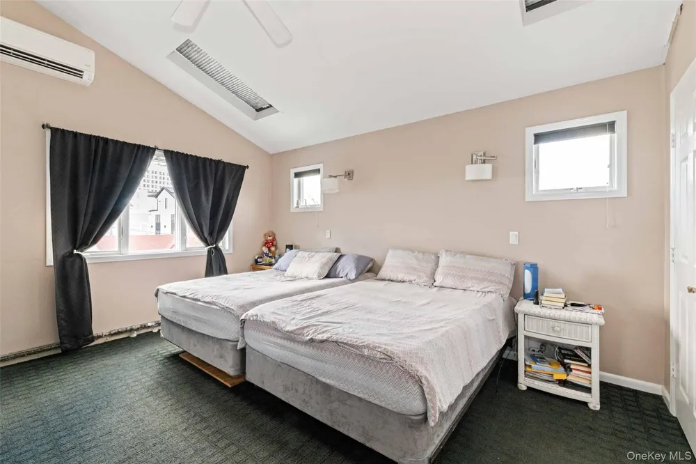 125 Beach 3rd Street Far Rockaway, NY 11691