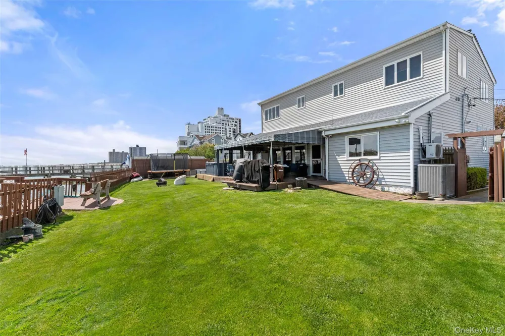 125 Beach 3rd Street Far Rockaway, NY 11691