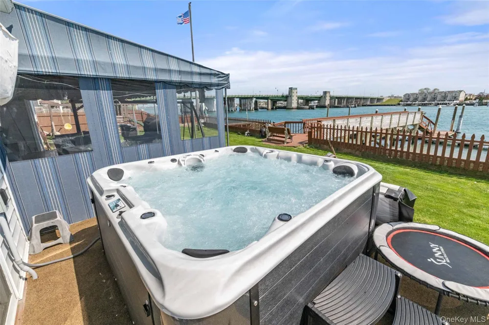 125 Beach 3rd Street Far Rockaway, NY 11691