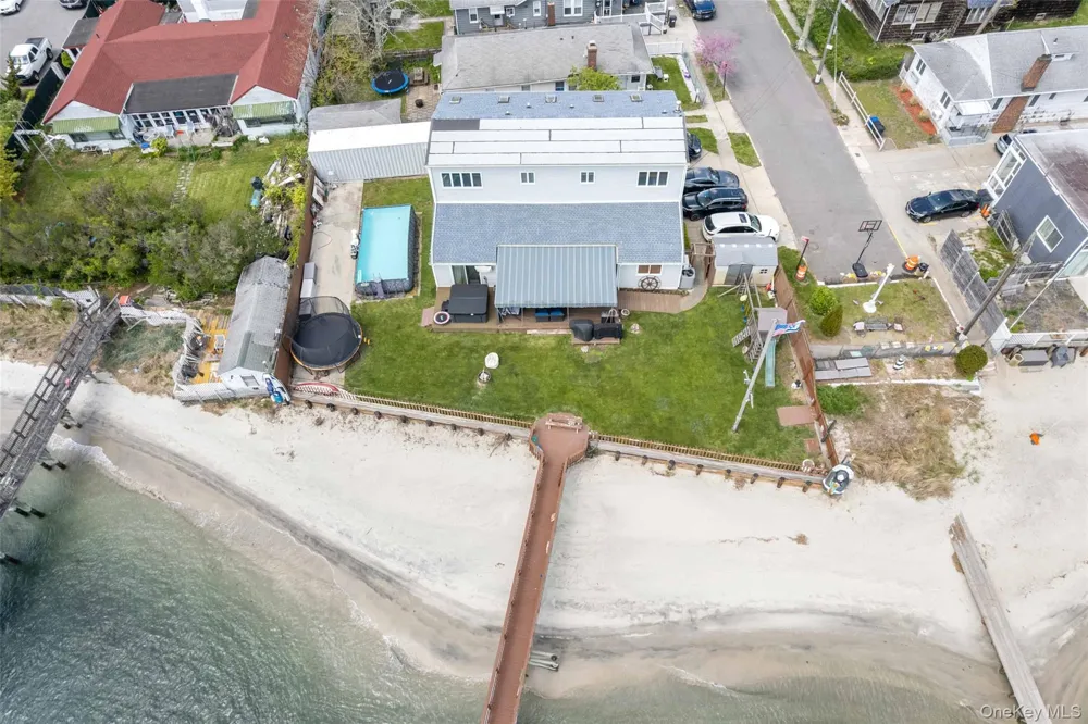125 Beach 3rd Street Far Rockaway, NY 11691
