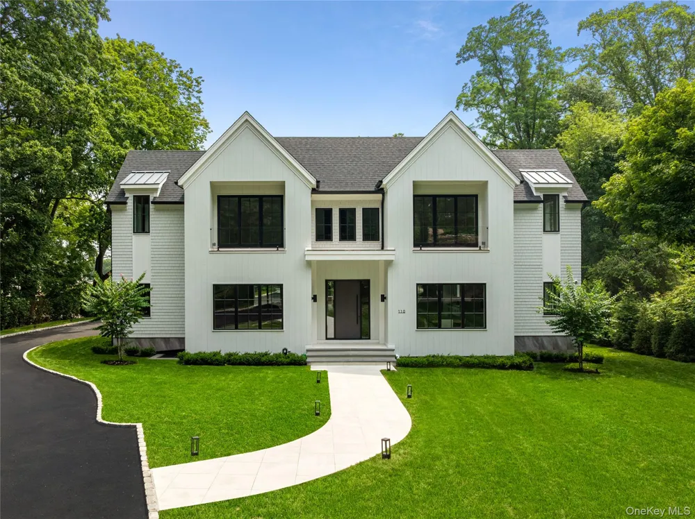 110 Dogwood Avenue Roslyn Harbor, NY 11576