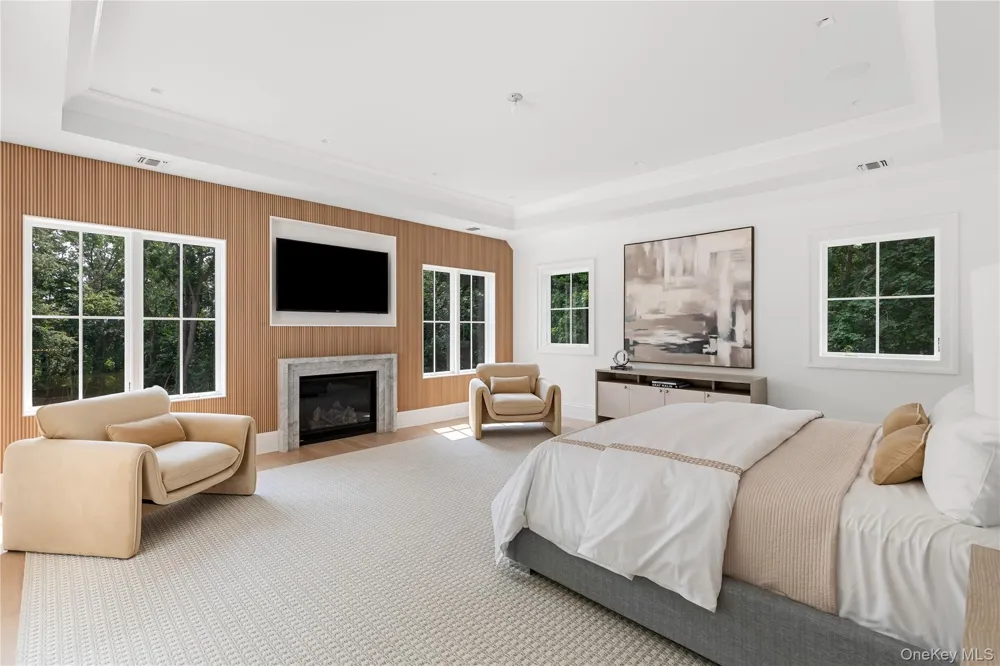 110 Dogwood Avenue Roslyn Harbor, NY 11576