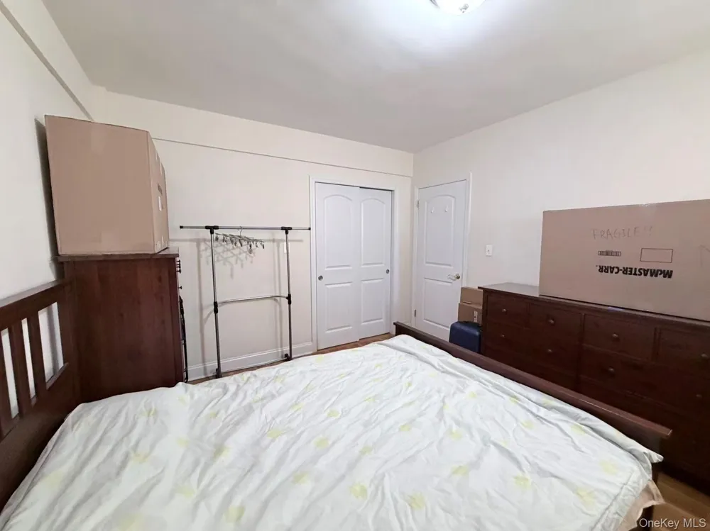 141-48 78th Ave #3G Flushing, NY 11367