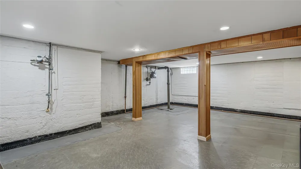 65 Stewart Avenue Stewart Manor, NY 11530