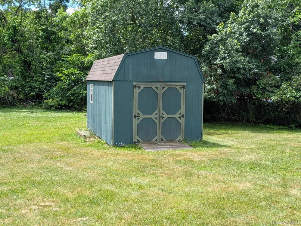11 Kevin Court Montgomery, NY 12549