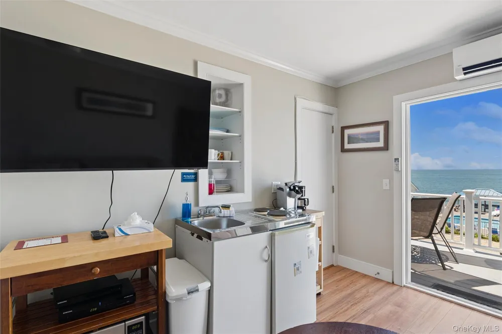 6 Soundview Drive #G Montauk, NY 11954